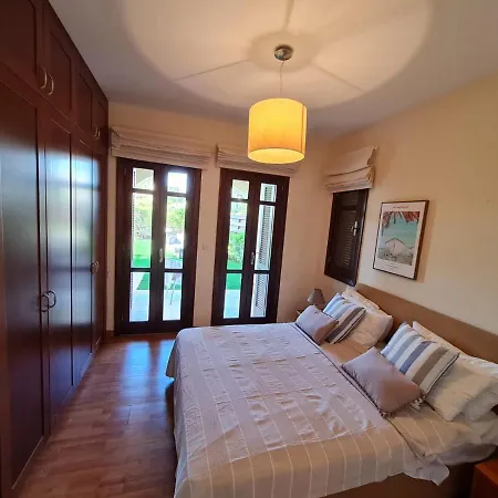 Helios Heights Spirits, Aphrodite Hills Golf Kouklia